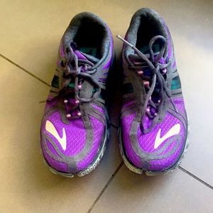 Women Brooks sneakers size 8